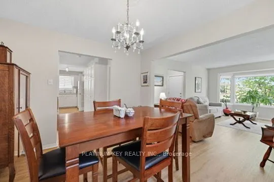 23 Lynngate Grove