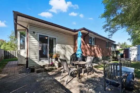 23 Lynngate Grove