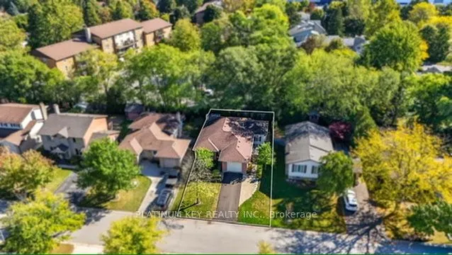 23 Lynngate Grove