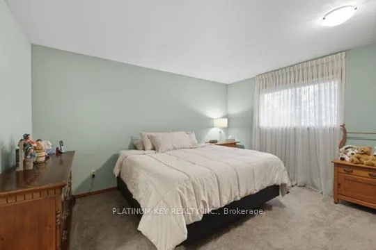 23 Lynngate Grove