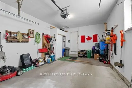 23 Lynngate Grove