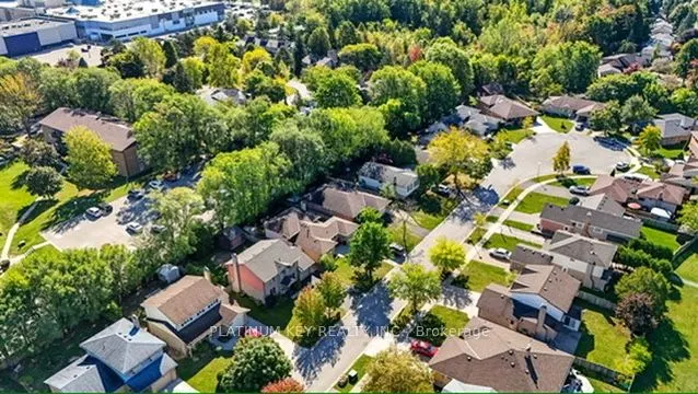 23 Lynngate Grove
