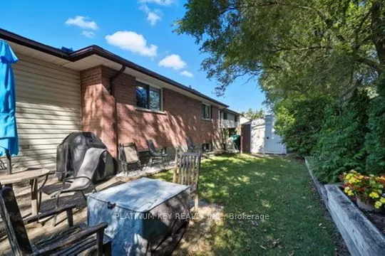23 Lynngate Grove