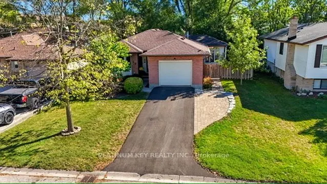 23 Lynngate Grove