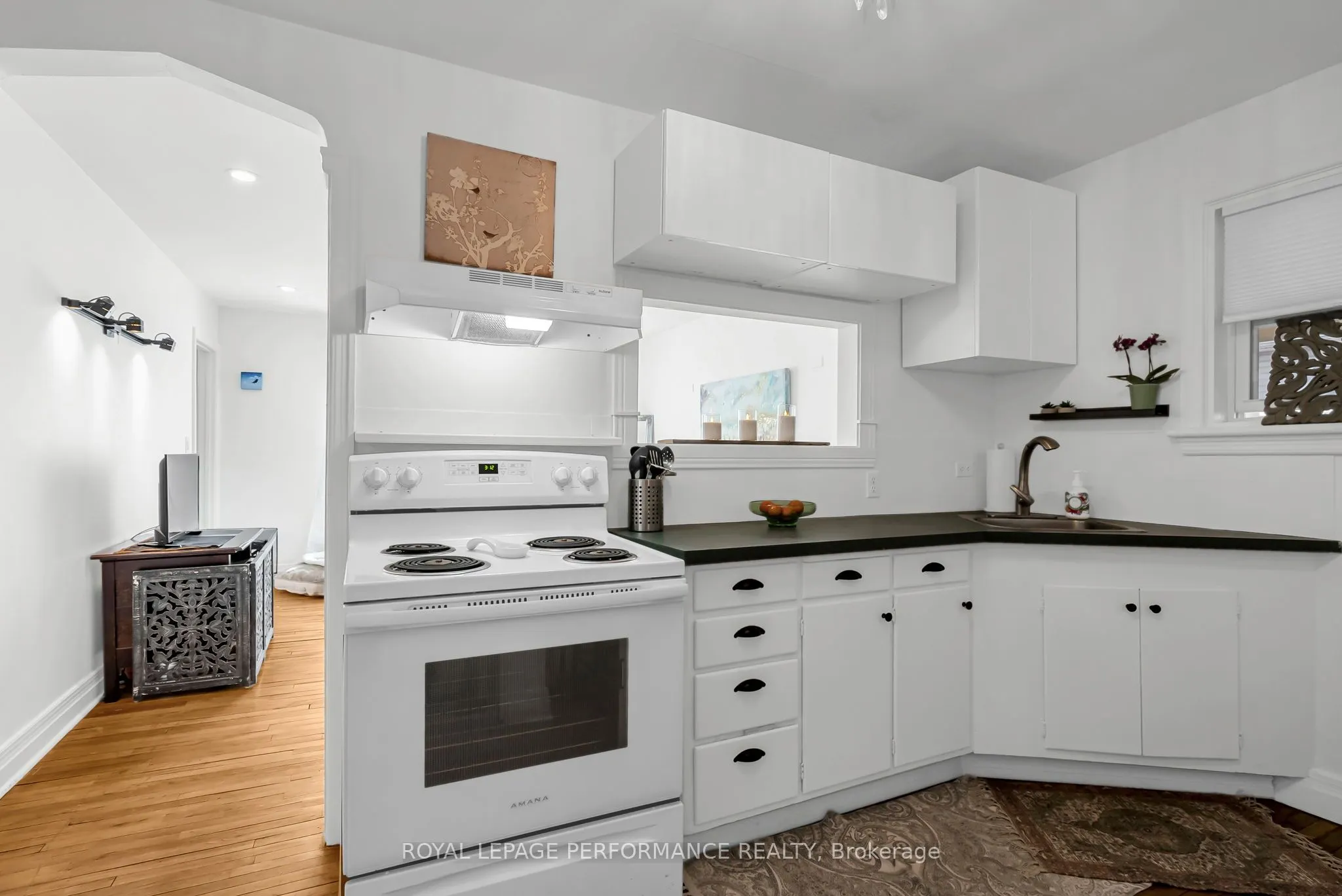 543 Fifth Street E