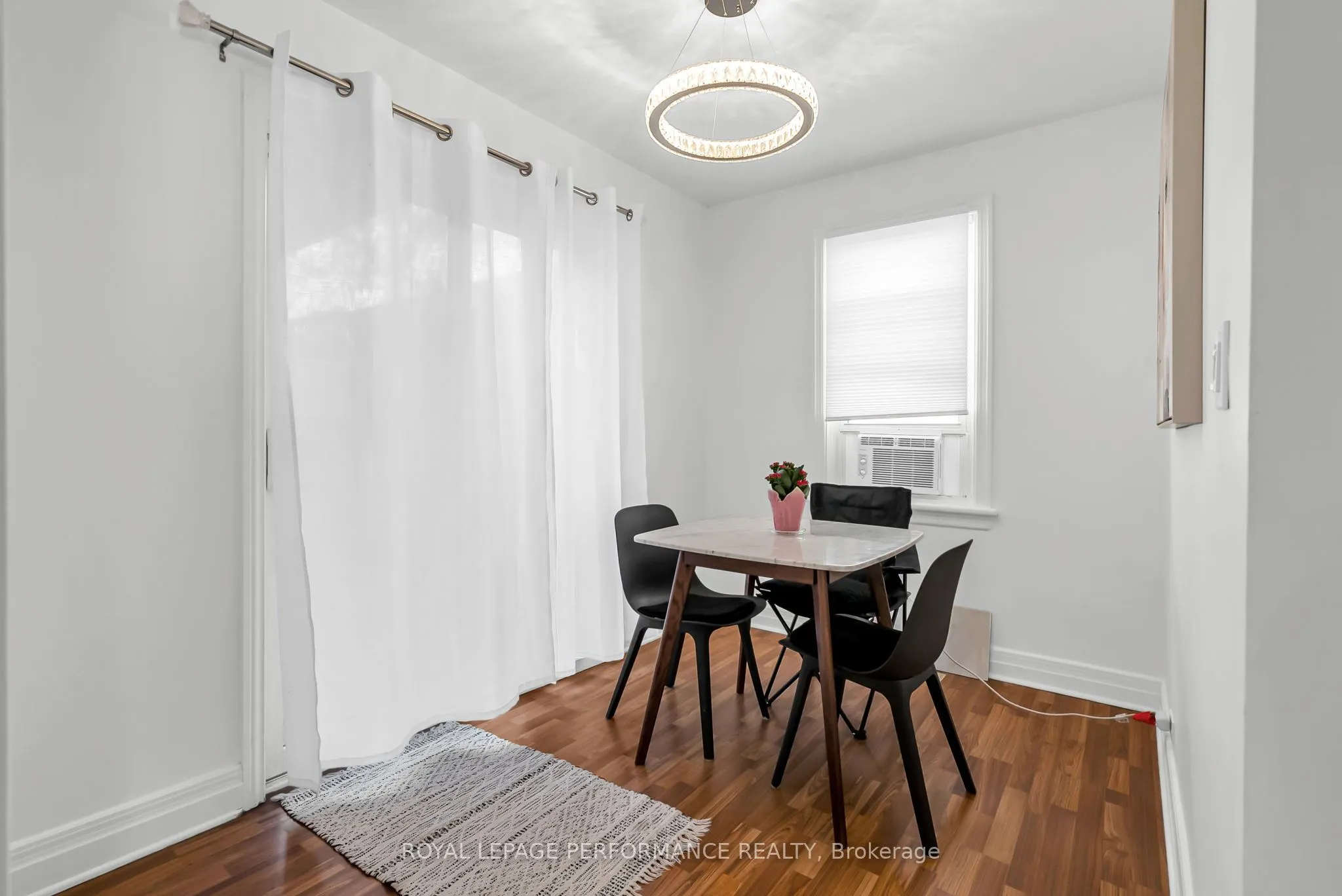 543 Fifth Street E