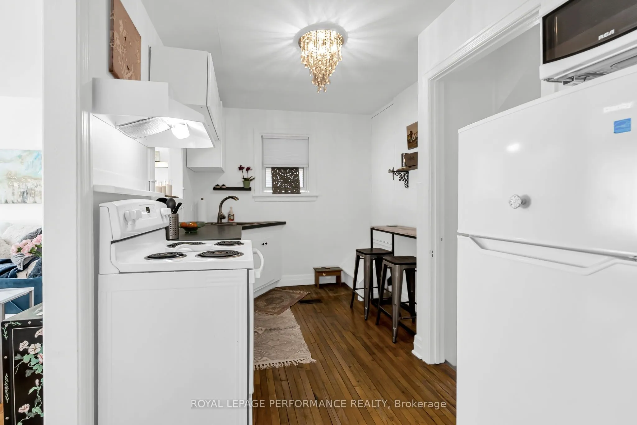 543 Fifth Street E