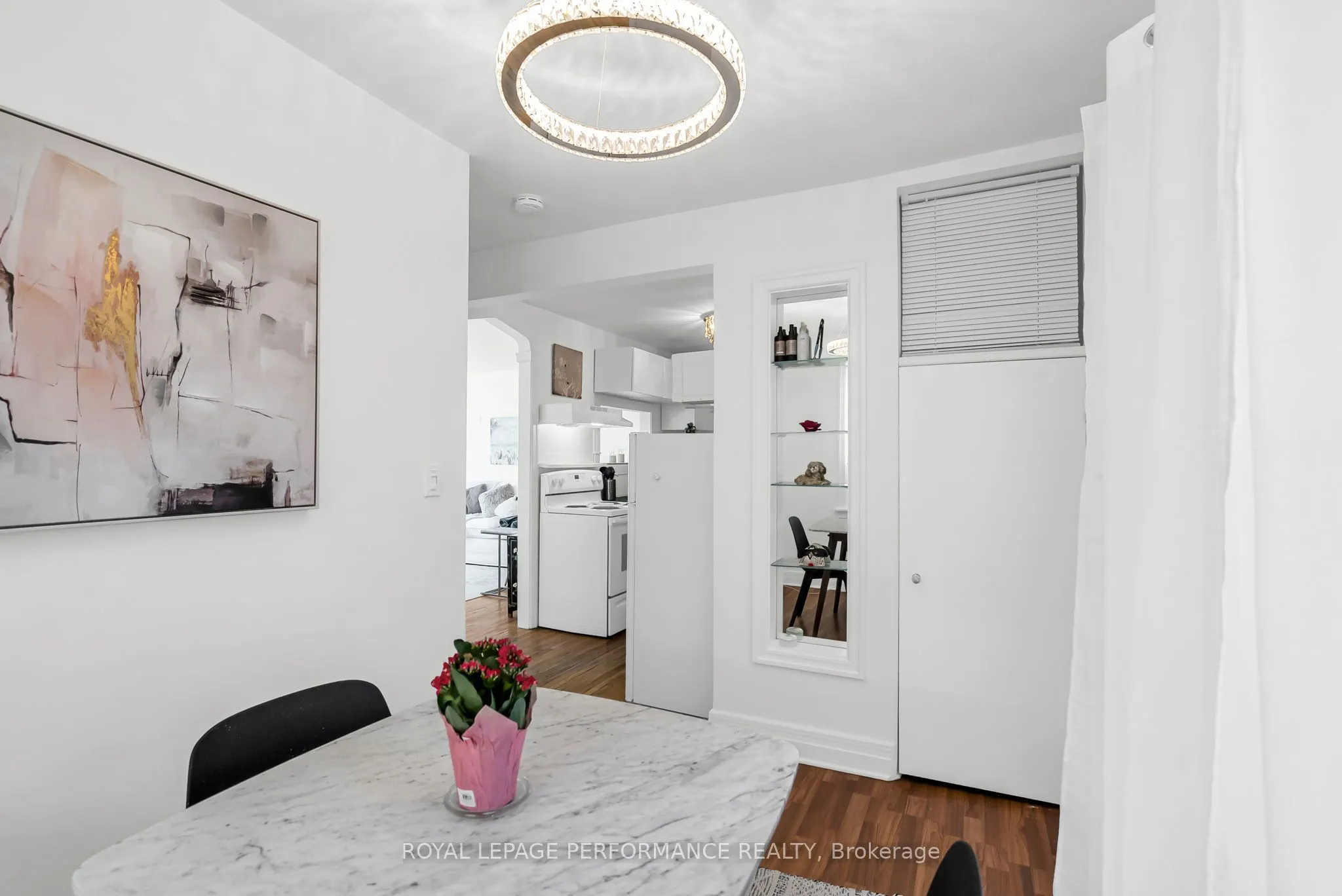 543 Fifth Street E