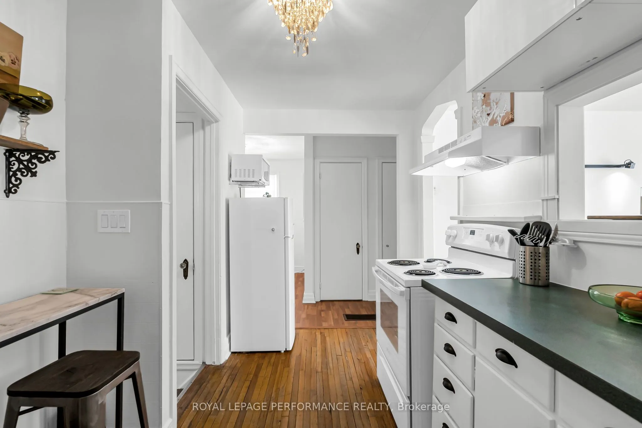 543 Fifth Street E