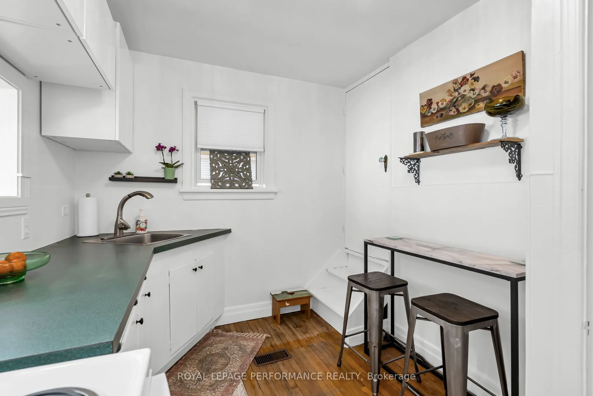 543 Fifth Street E