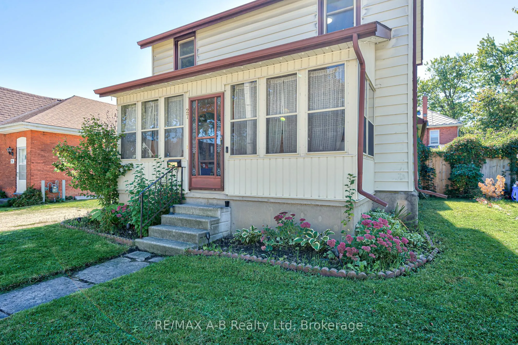 27 Brant Street