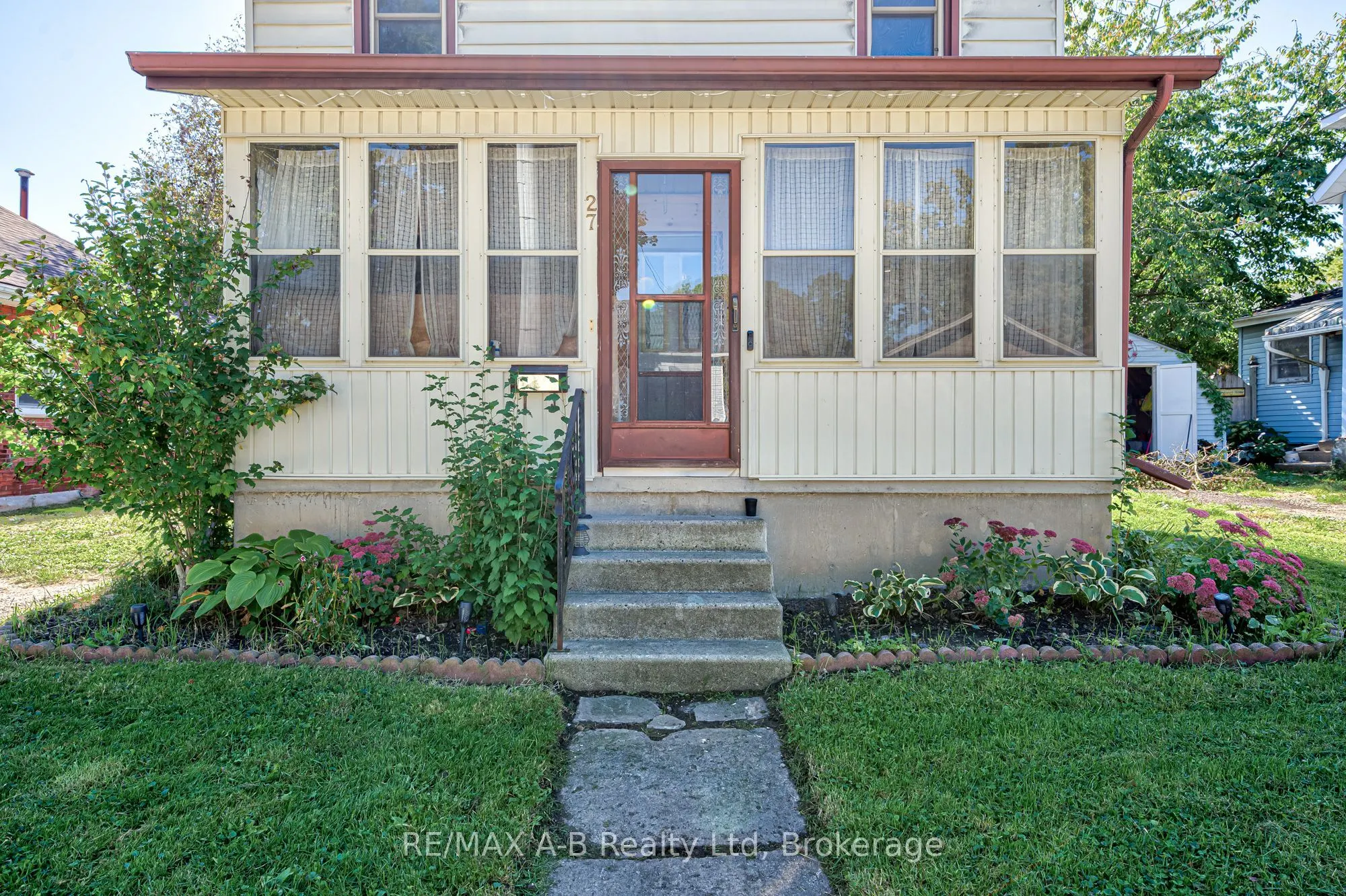 27 Brant Street