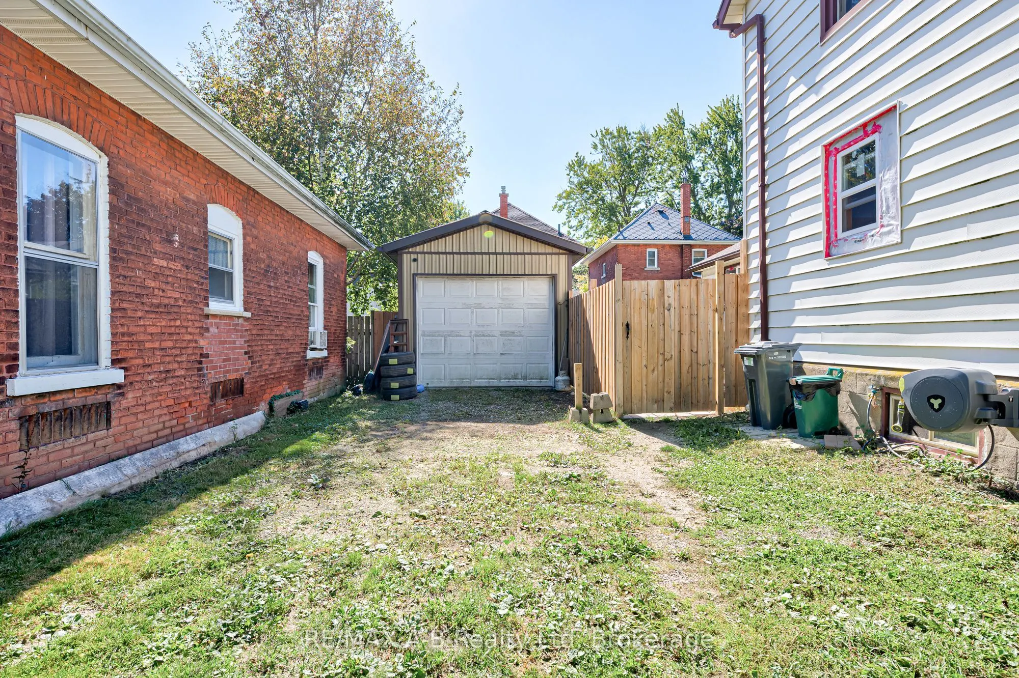 27 Brant Street