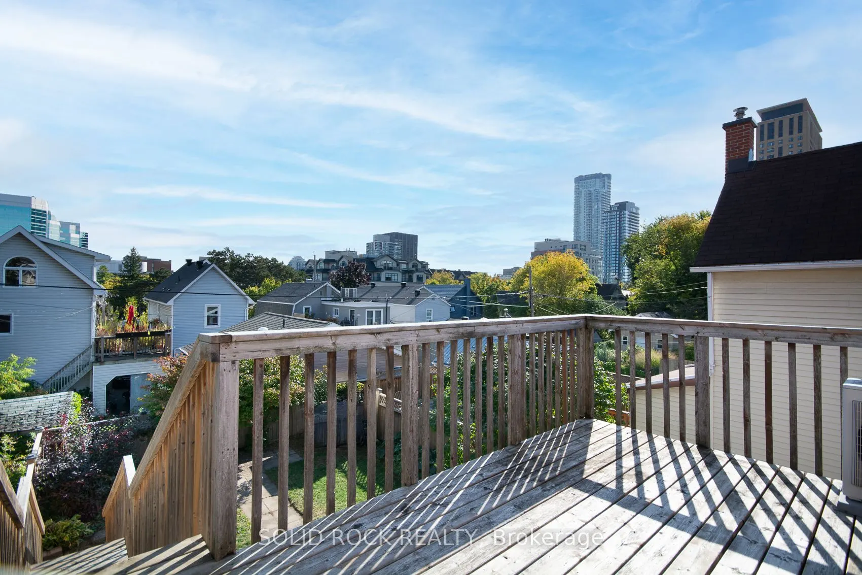 25 Champagne Avenue S