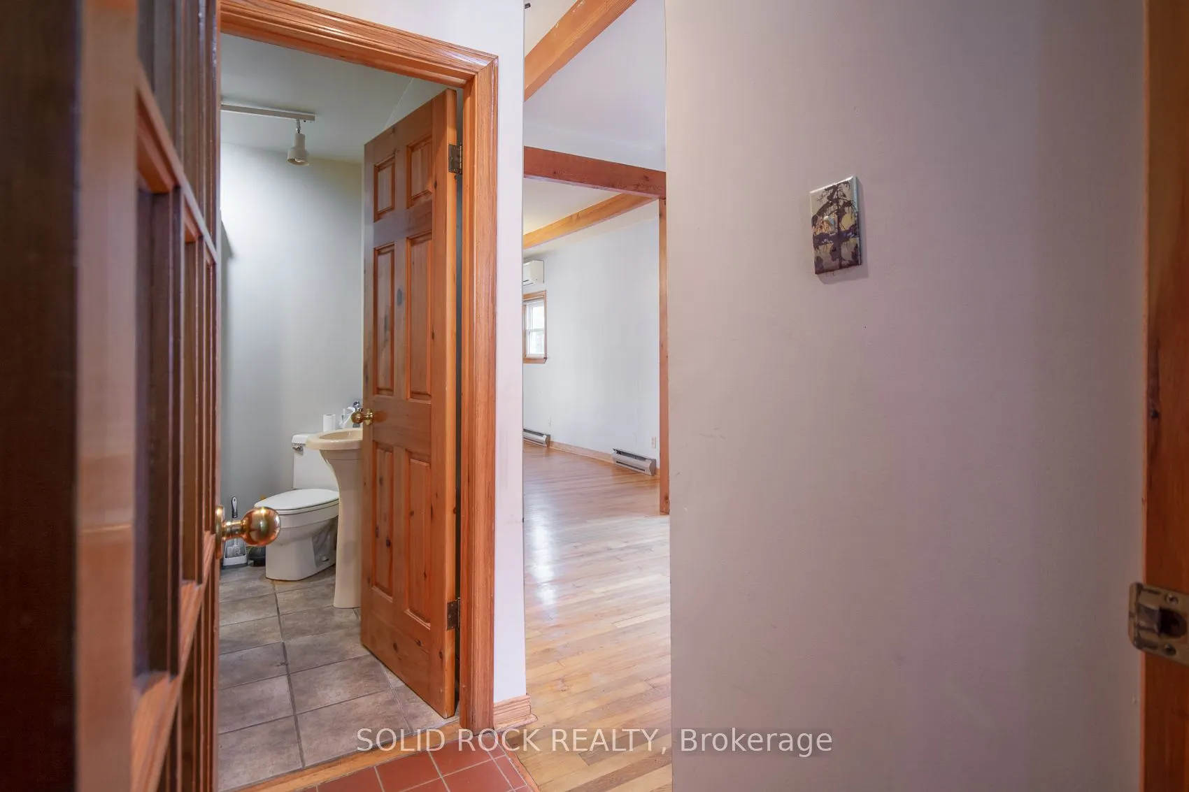 25 Champagne Avenue S