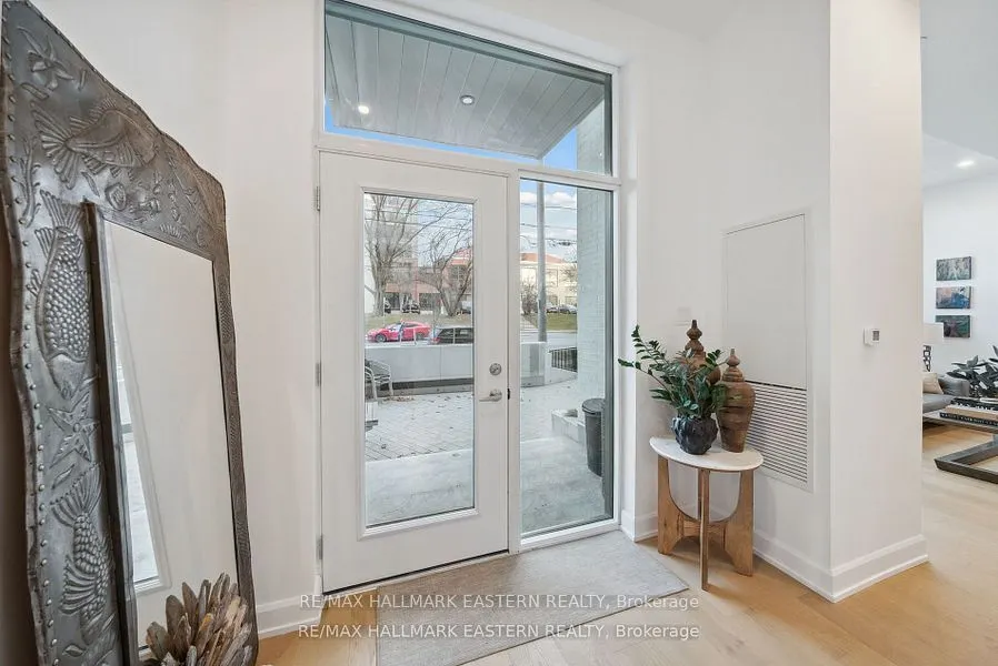 195 Hunter Street E, #TH 01