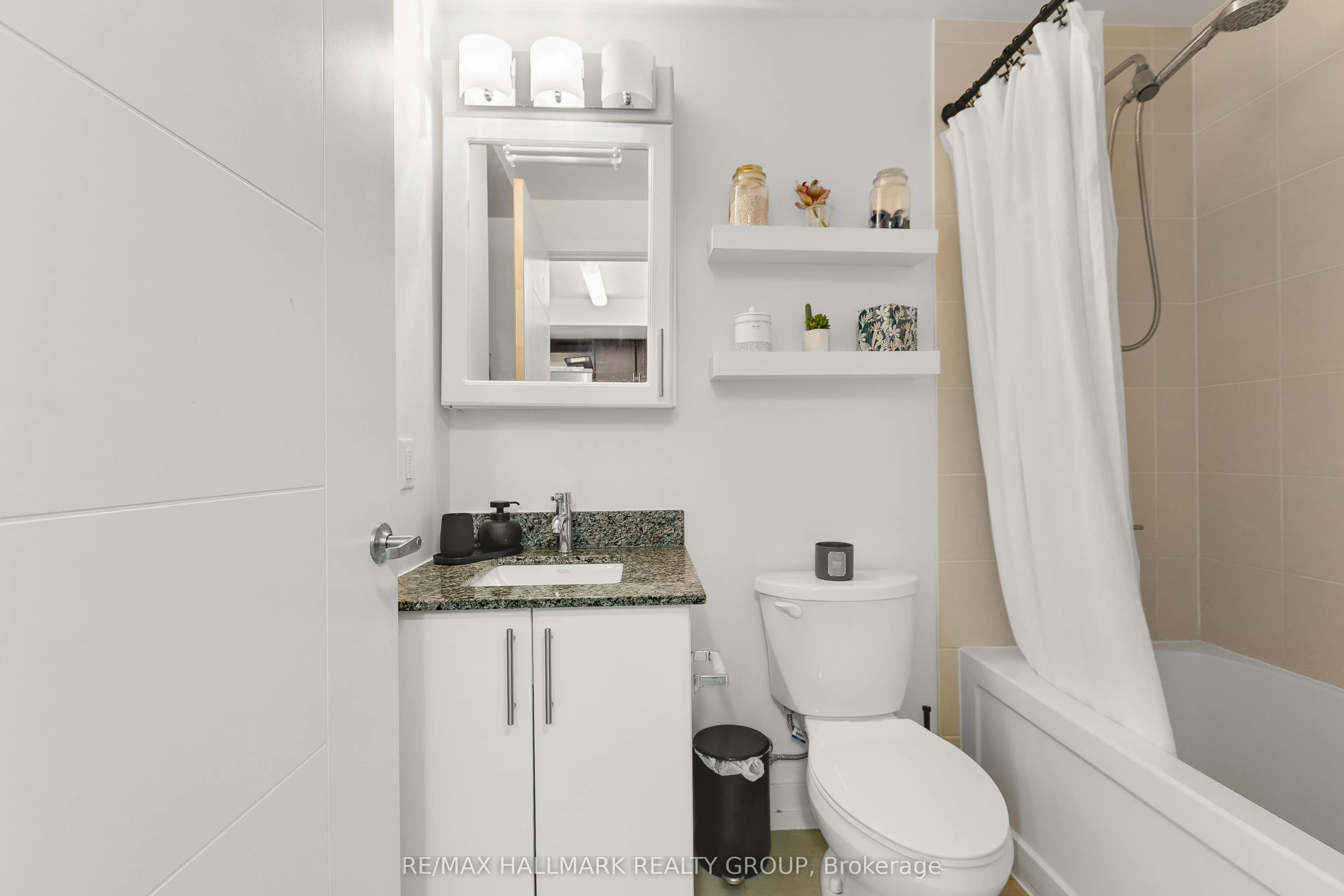 179 Metcalfe Street, #1510