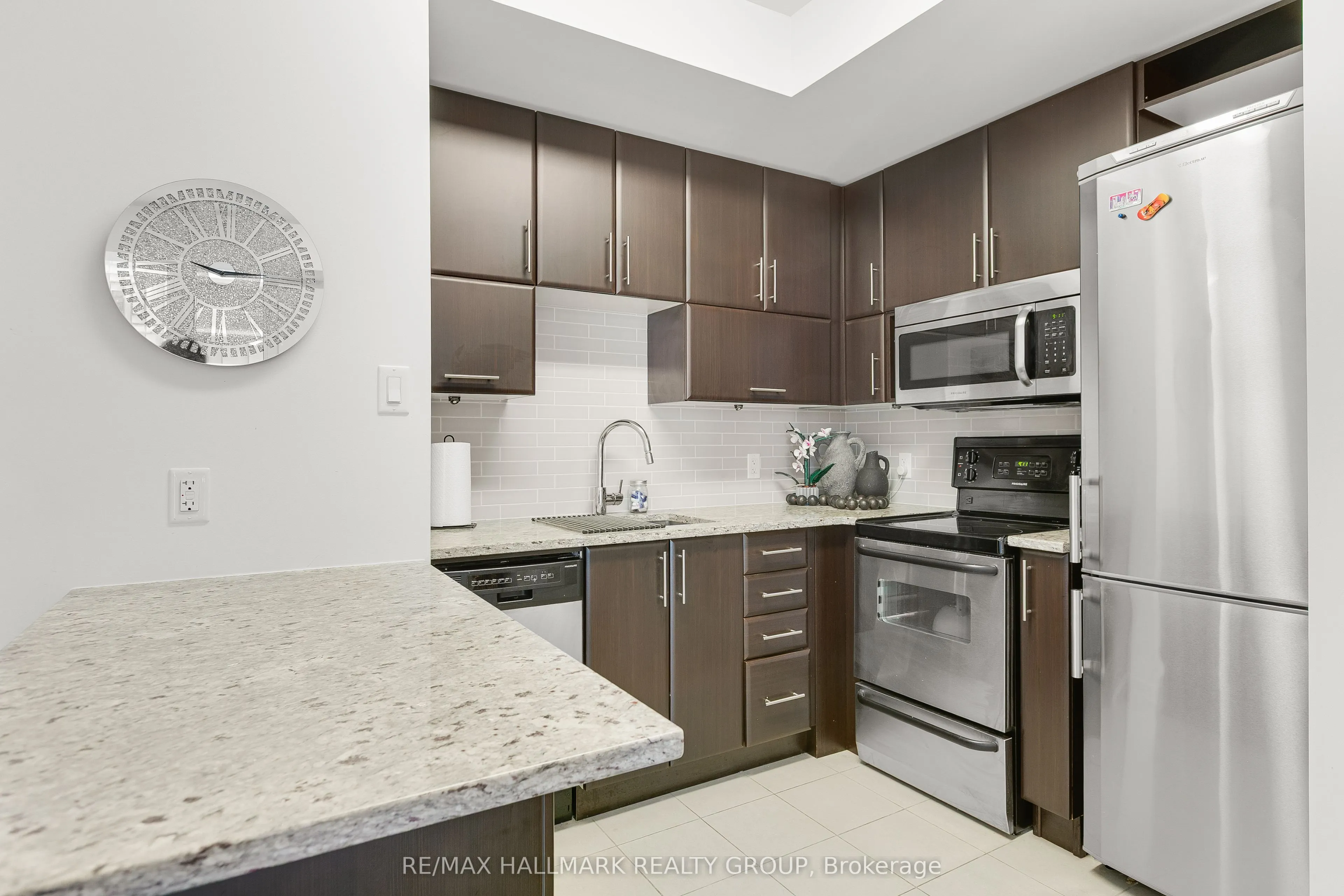 179 Metcalfe Street, #1510