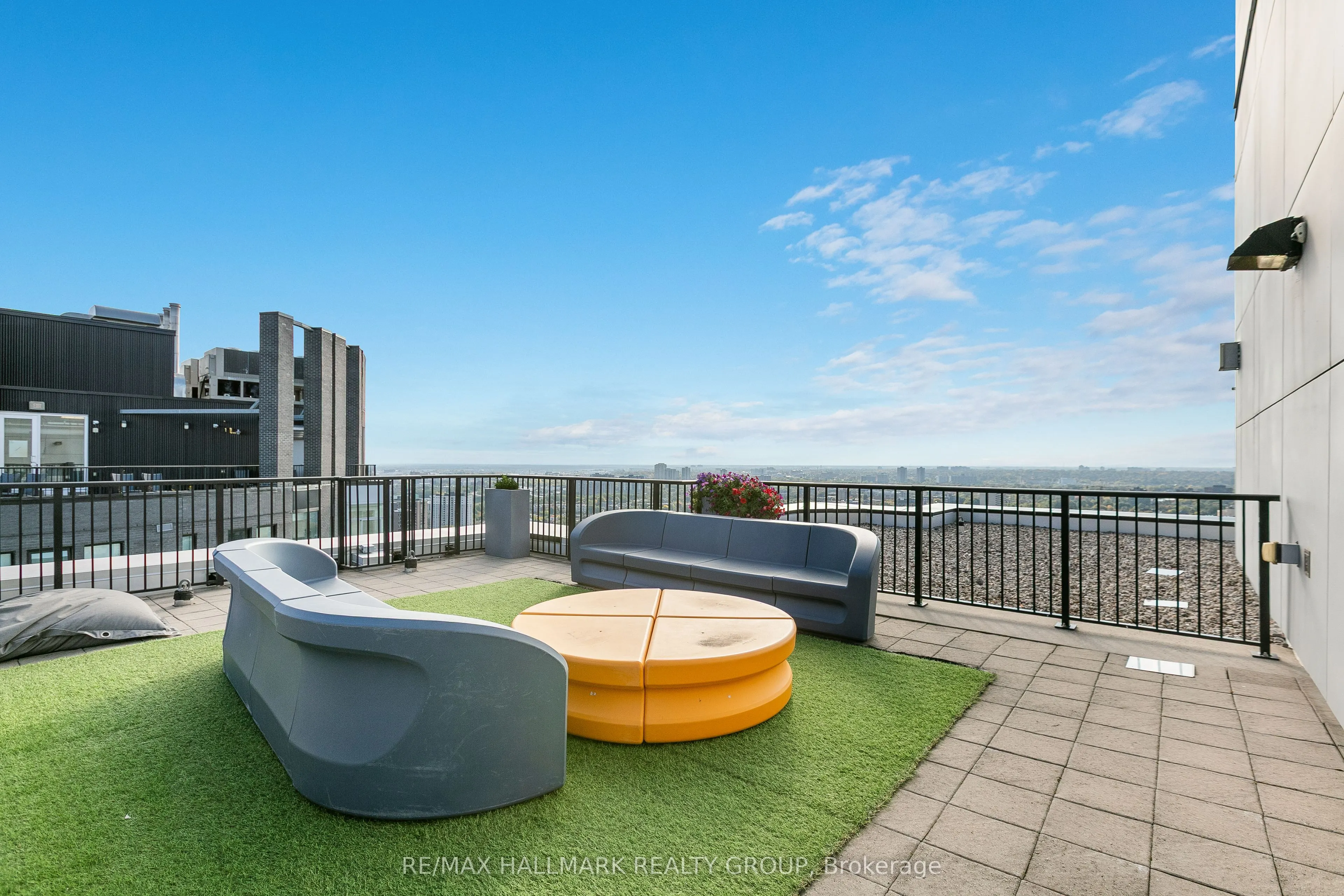 179 Metcalfe Street, #1510