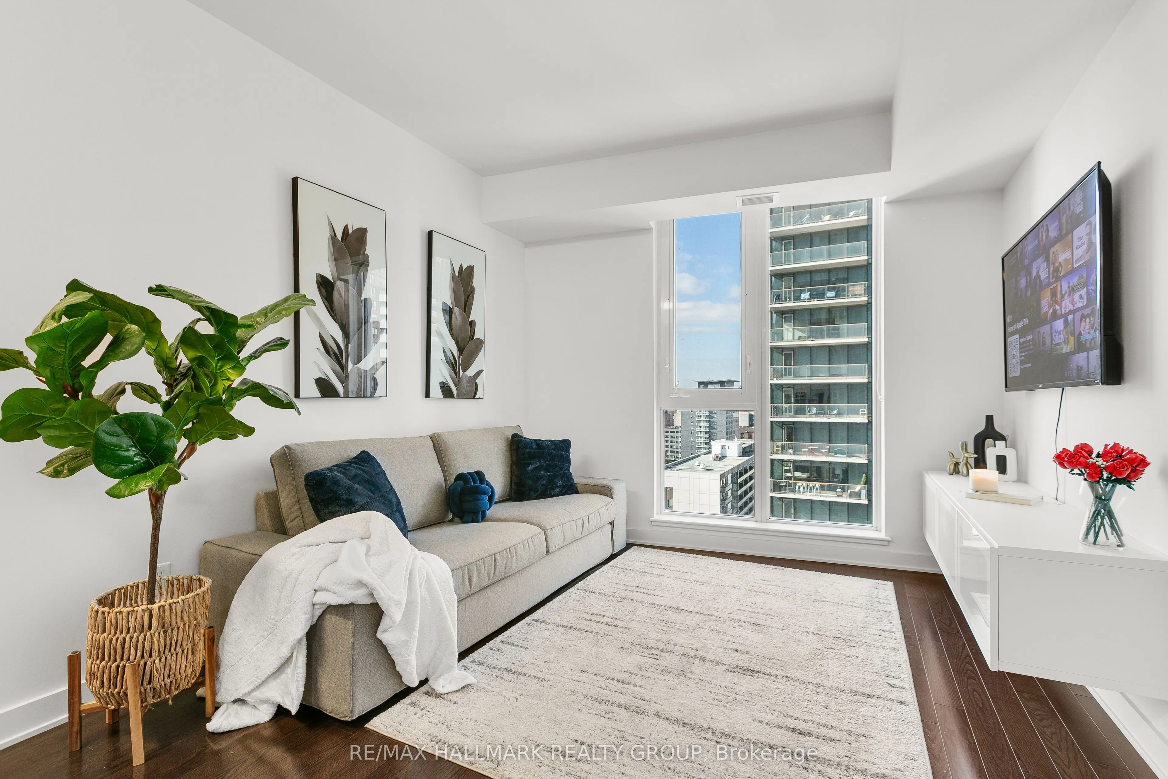 179 Metcalfe Street, #1510