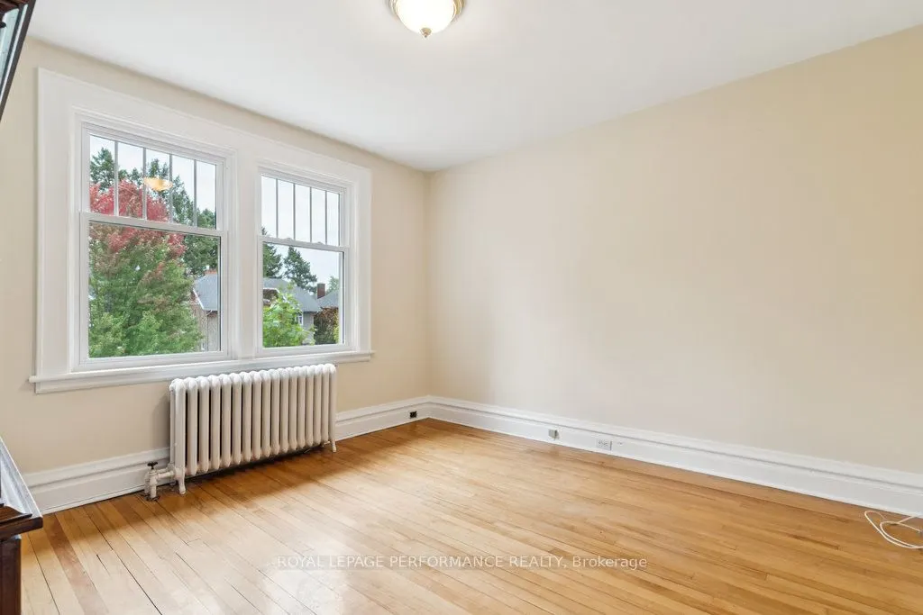 25 Lakeside Avenue