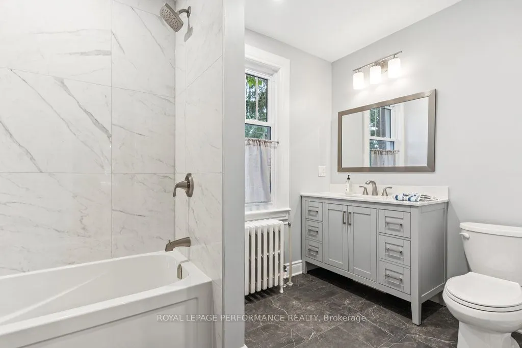 25 Lakeside Avenue