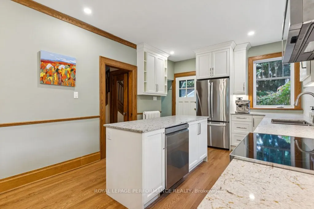25 Lakeside Avenue