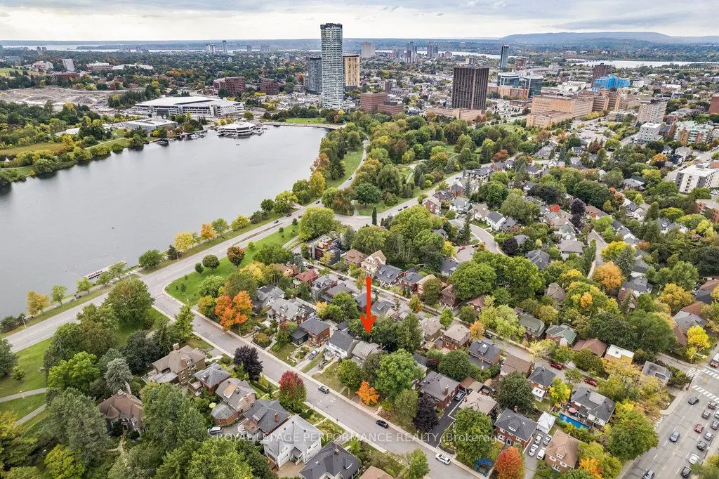 25 Lakeside Avenue