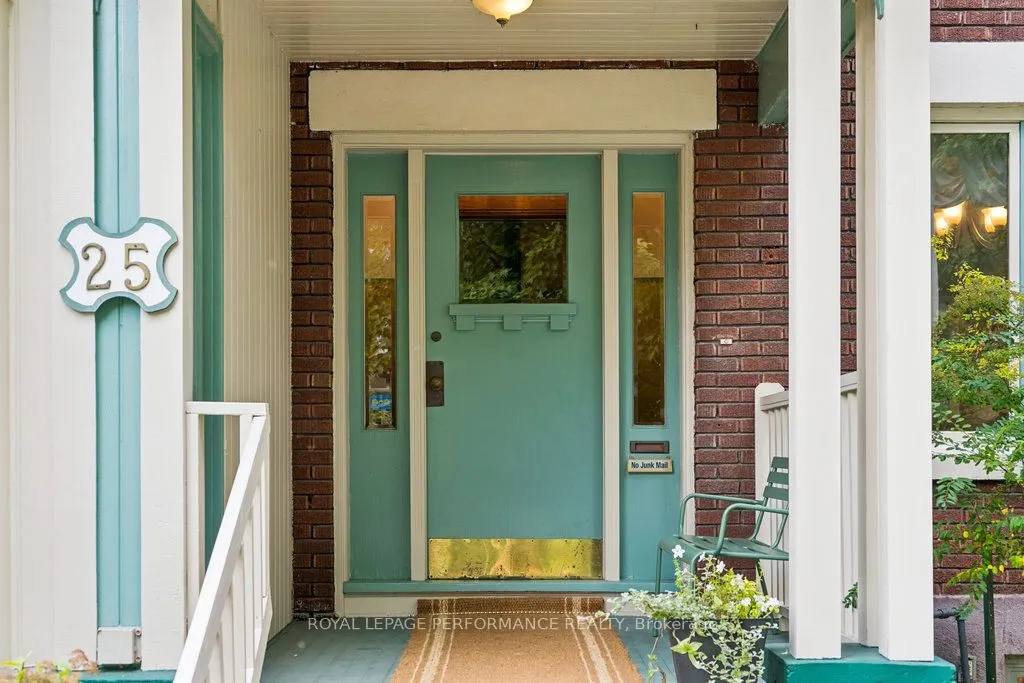 25 Lakeside Avenue