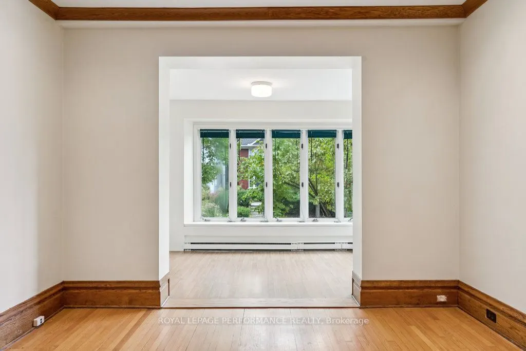 25 Lakeside Avenue