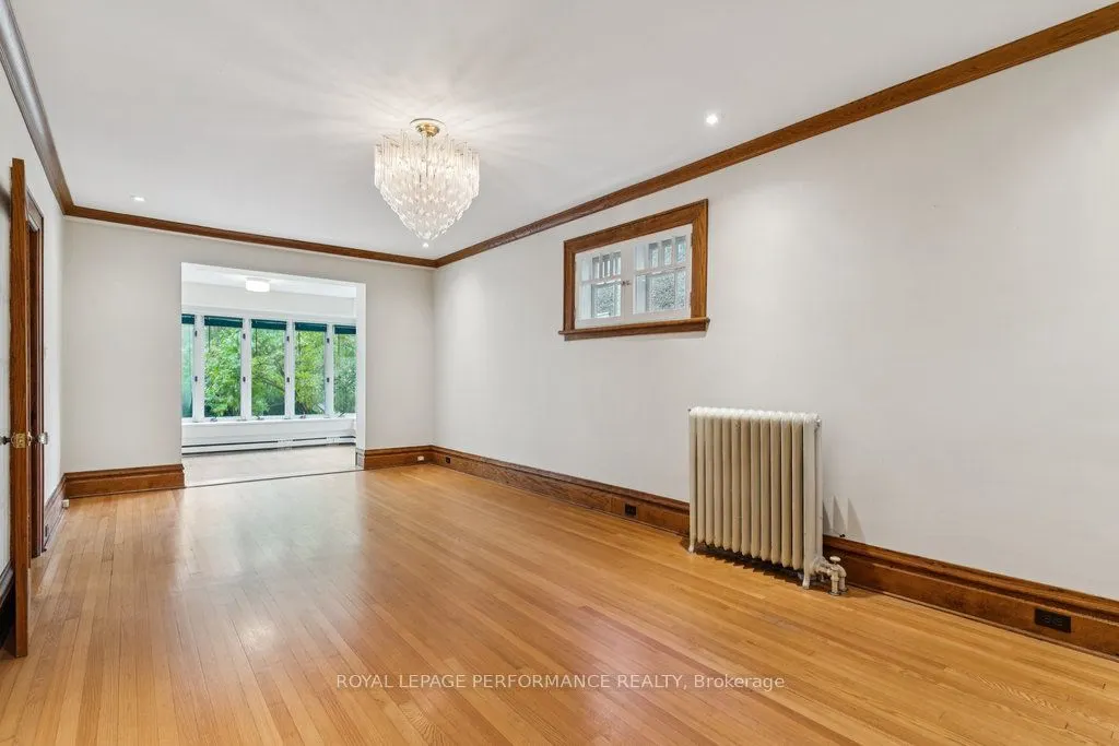 25 Lakeside Avenue