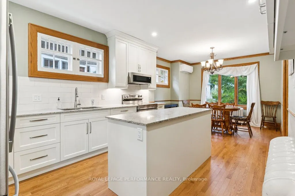 25 Lakeside Avenue