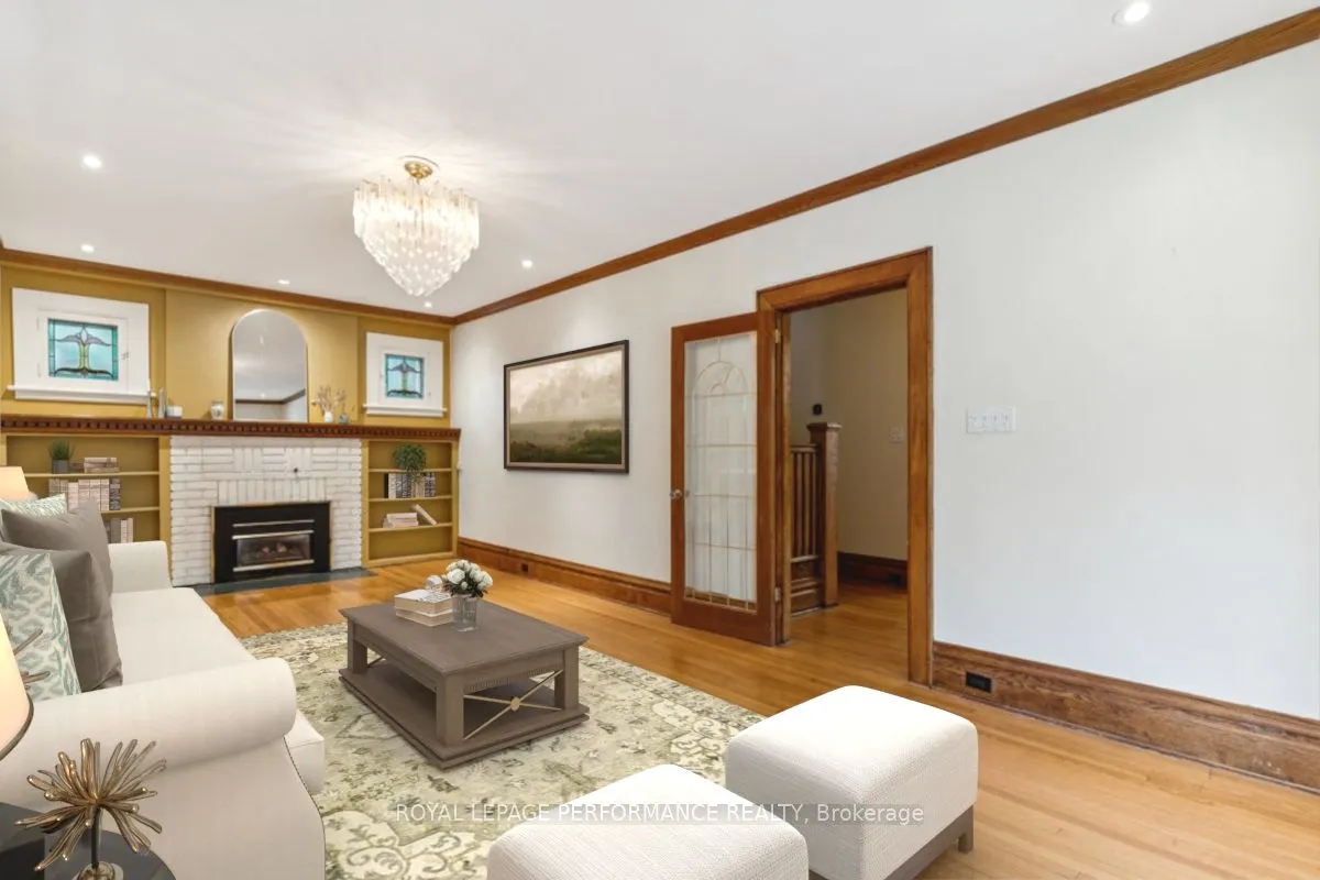25 Lakeside Avenue