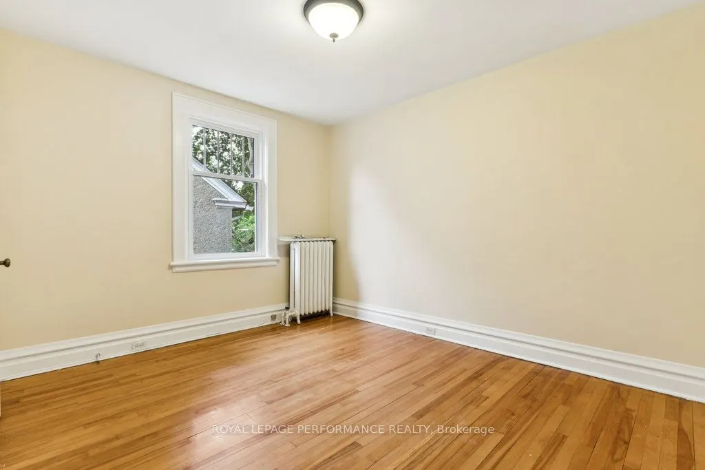 25 Lakeside Avenue