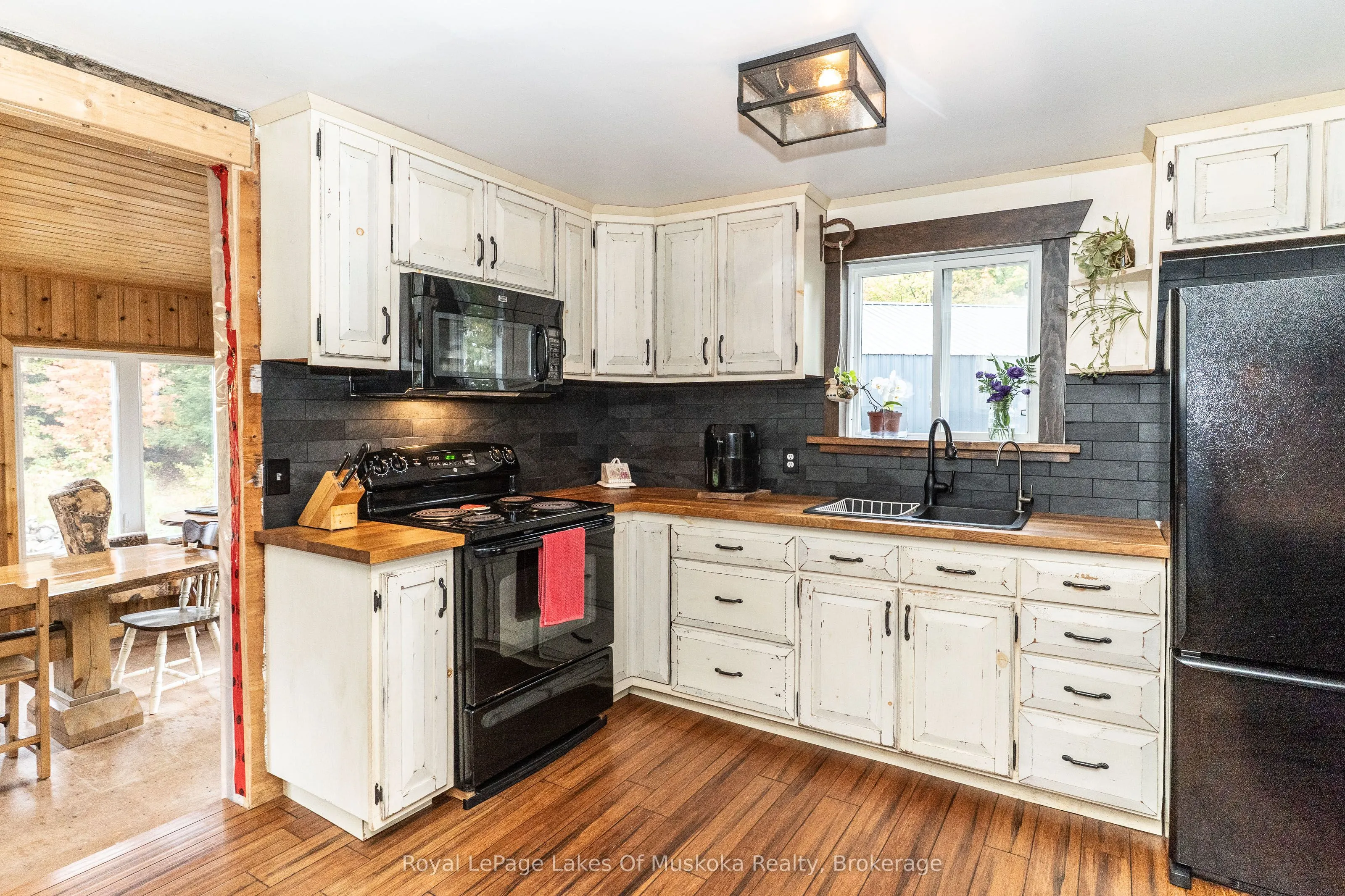 1741 Doe Lake Road