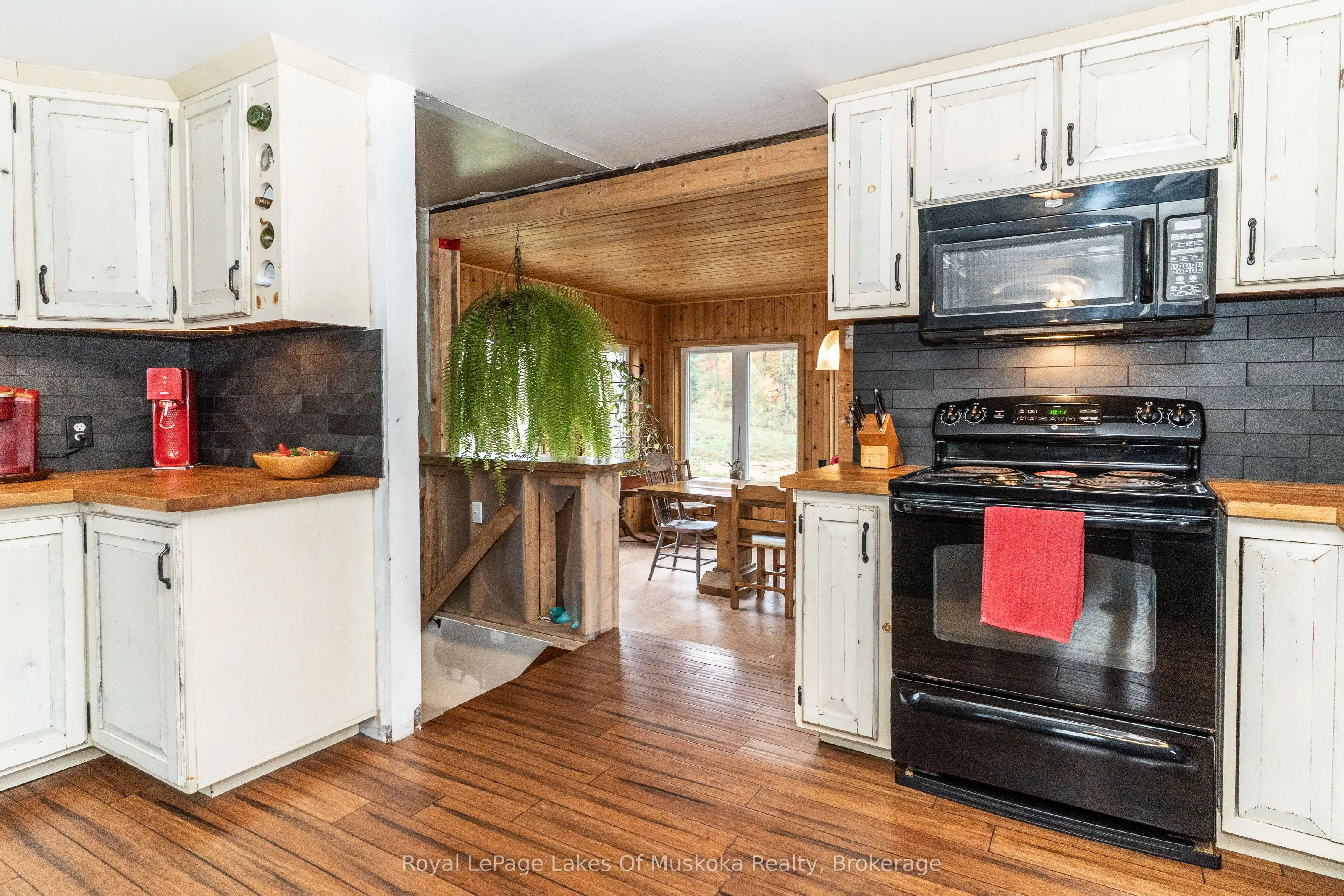 1741 Doe Lake Road