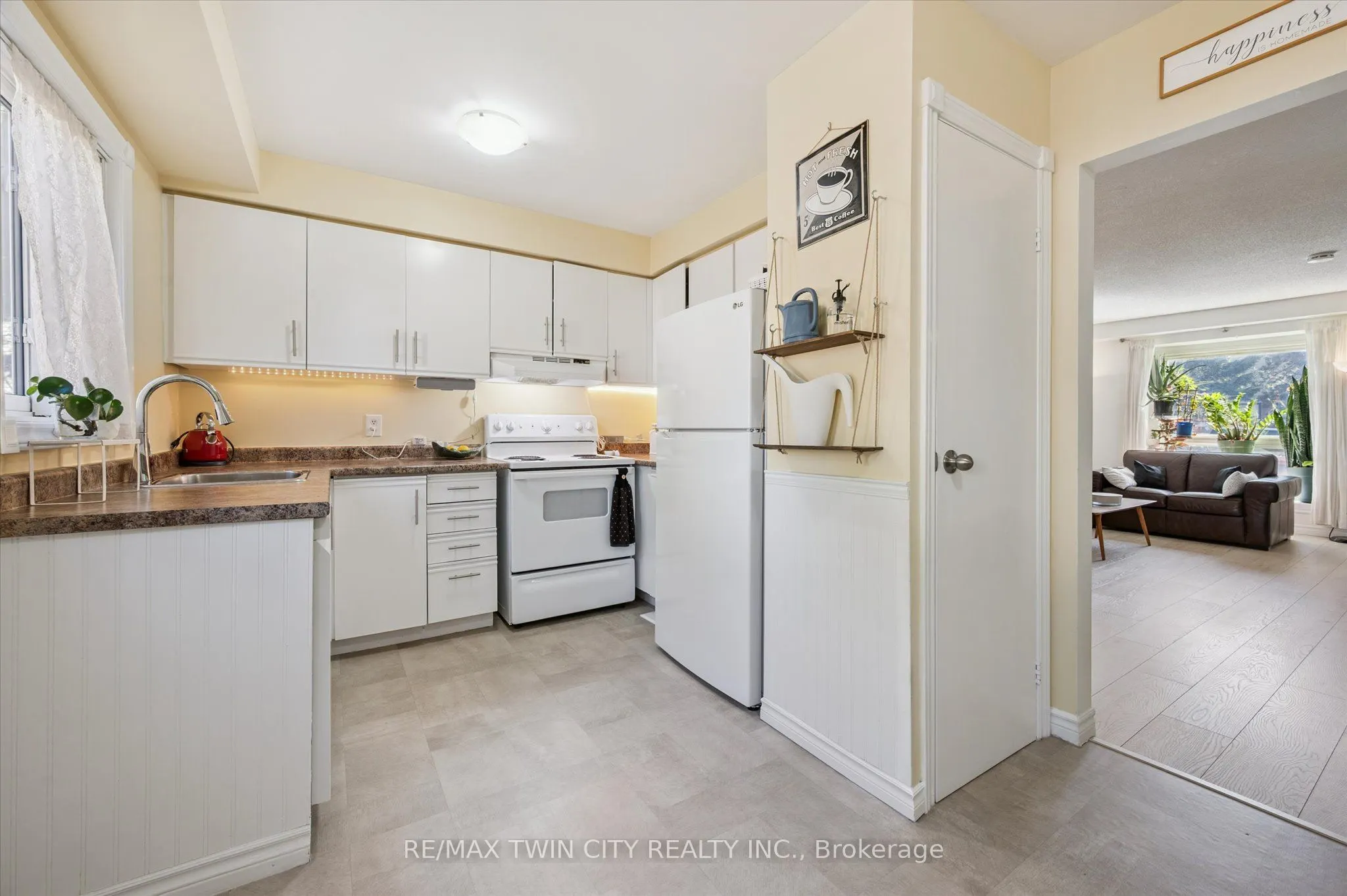 392 Springbank Avenue, #6