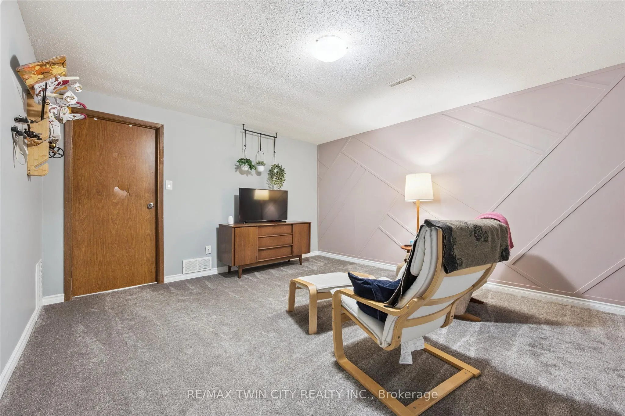 392 Springbank Avenue, #6