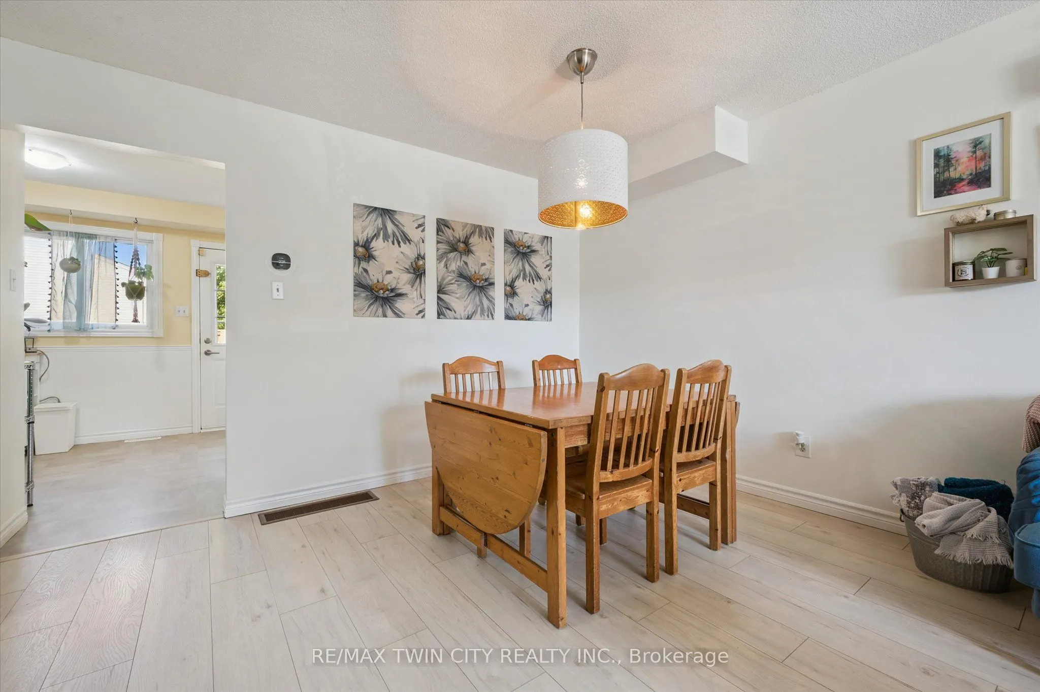 392 Springbank Avenue, #6