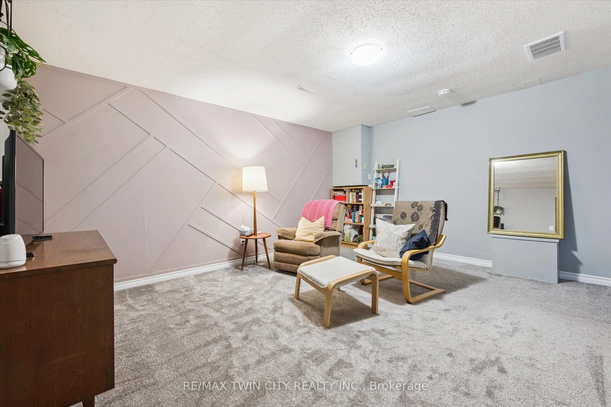 392 Springbank Avenue, #6