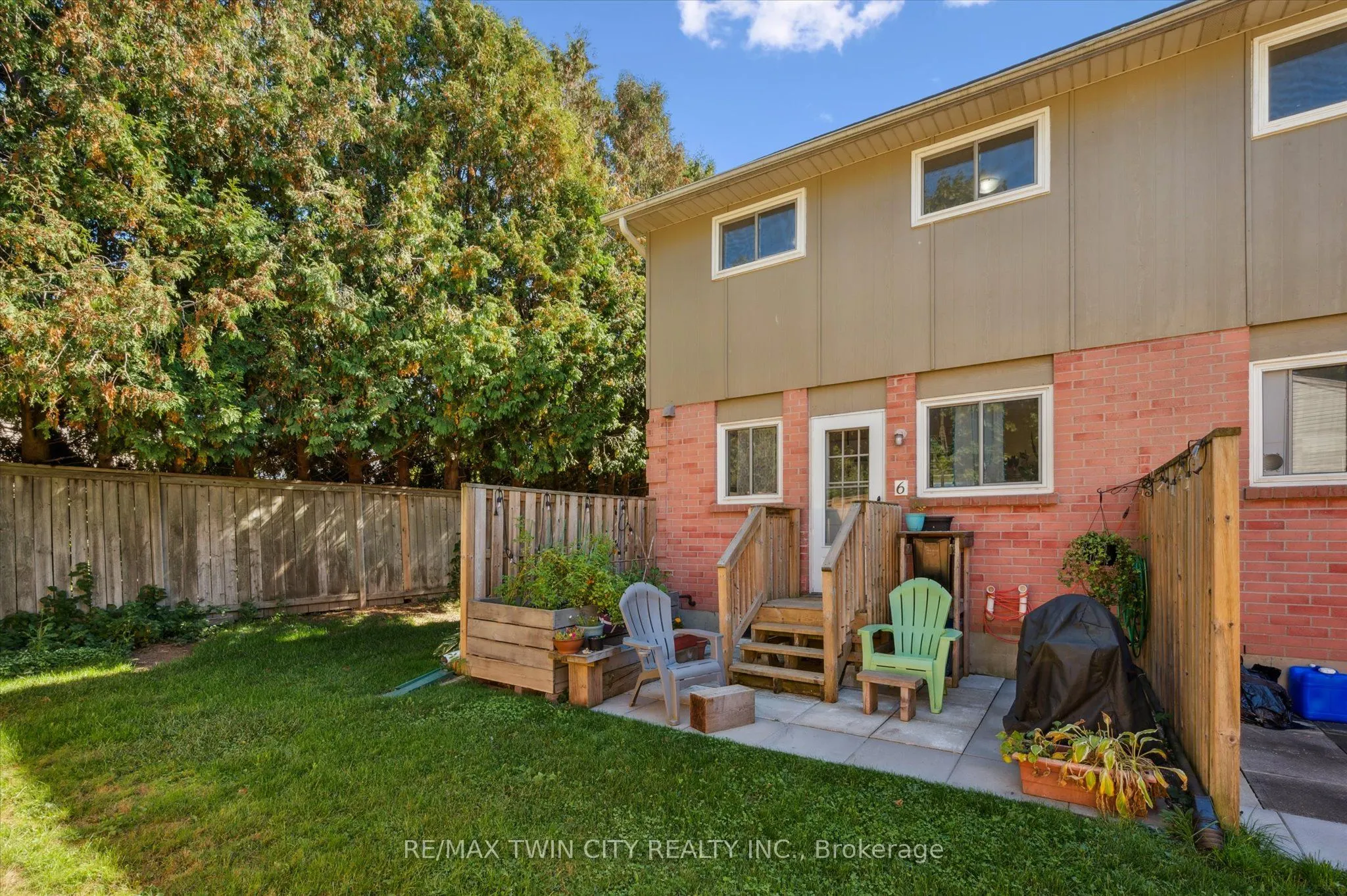 392 Springbank Avenue, #6