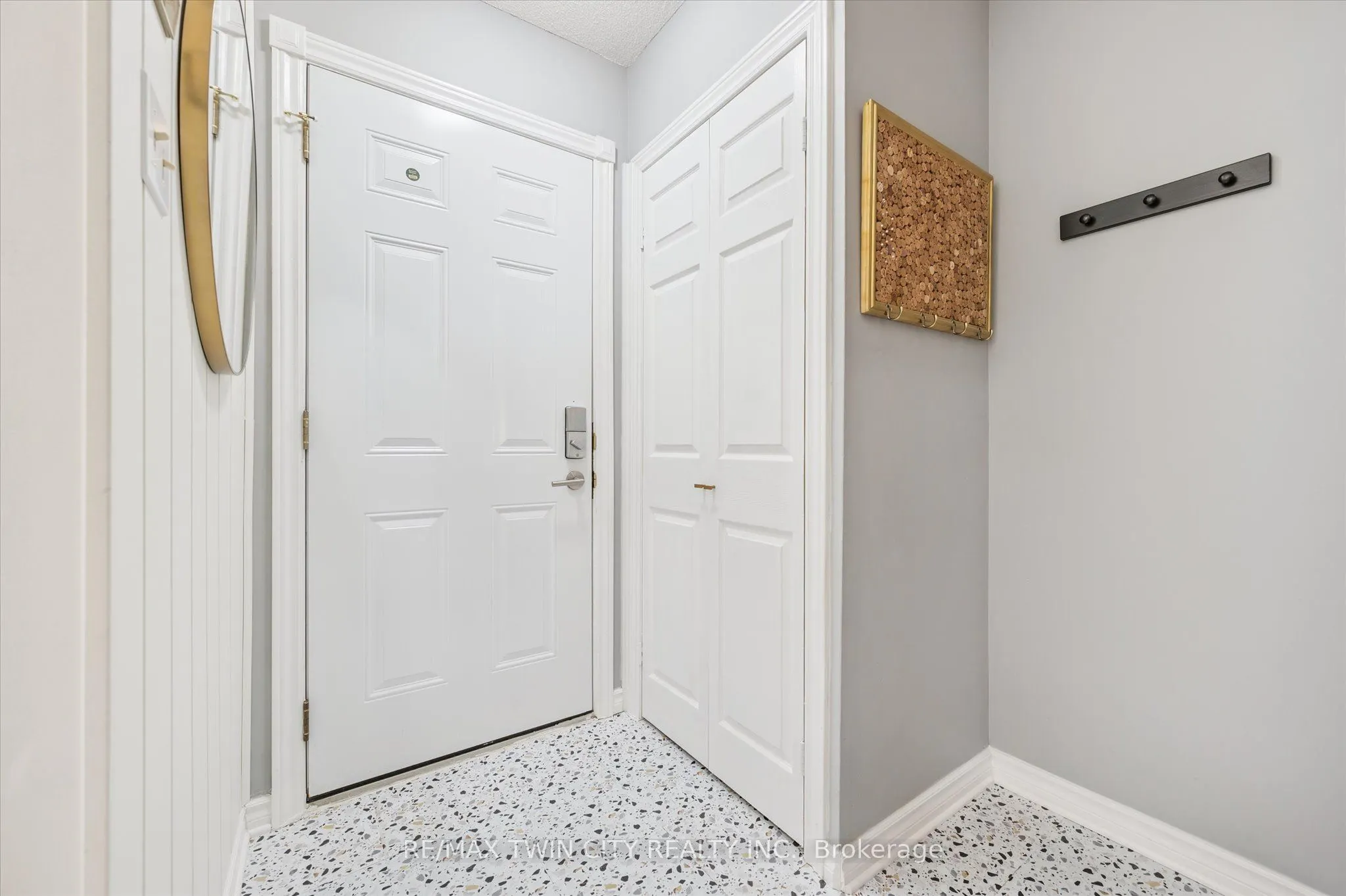 392 Springbank Avenue, #6