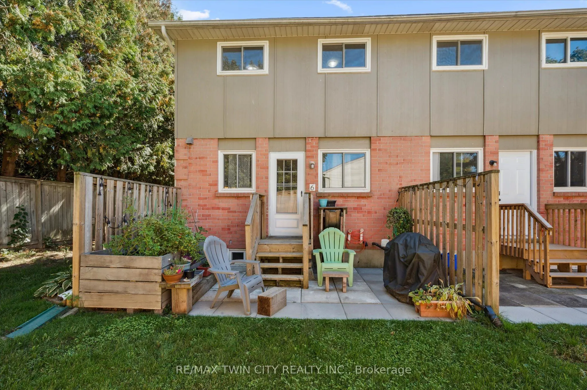 392 Springbank Avenue, #6