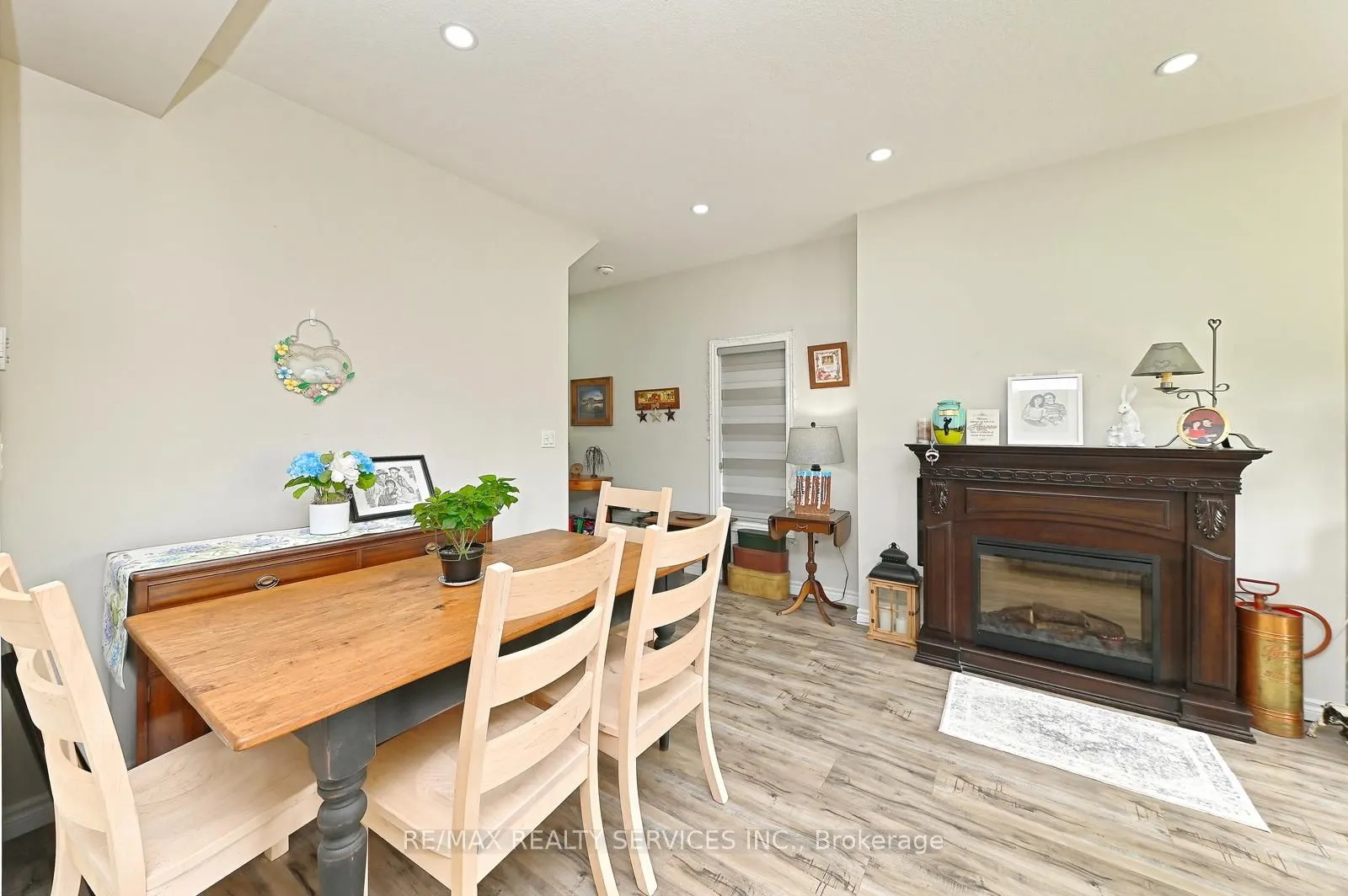 1320 Calais Drive
