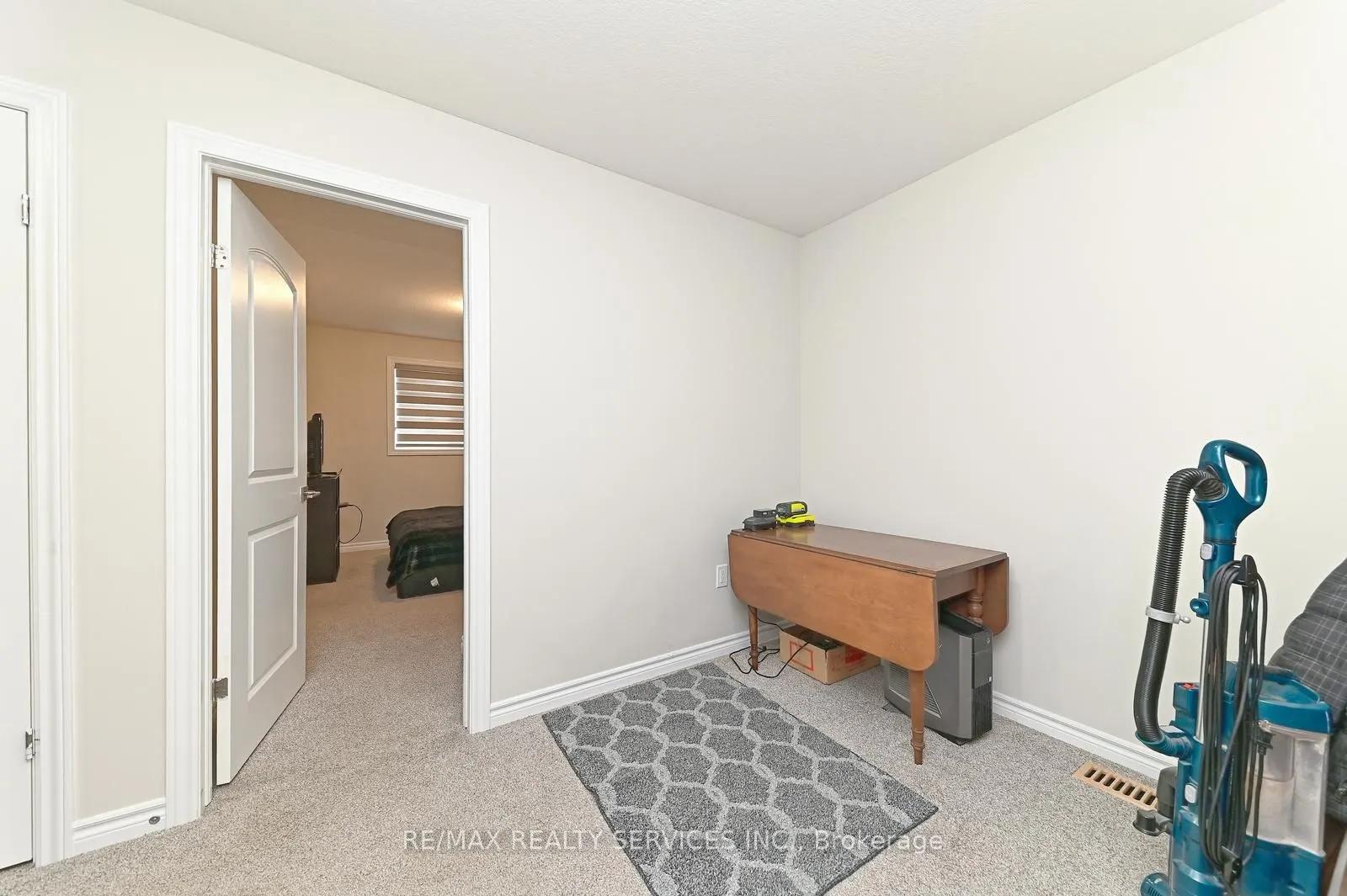 1320 Calais Drive