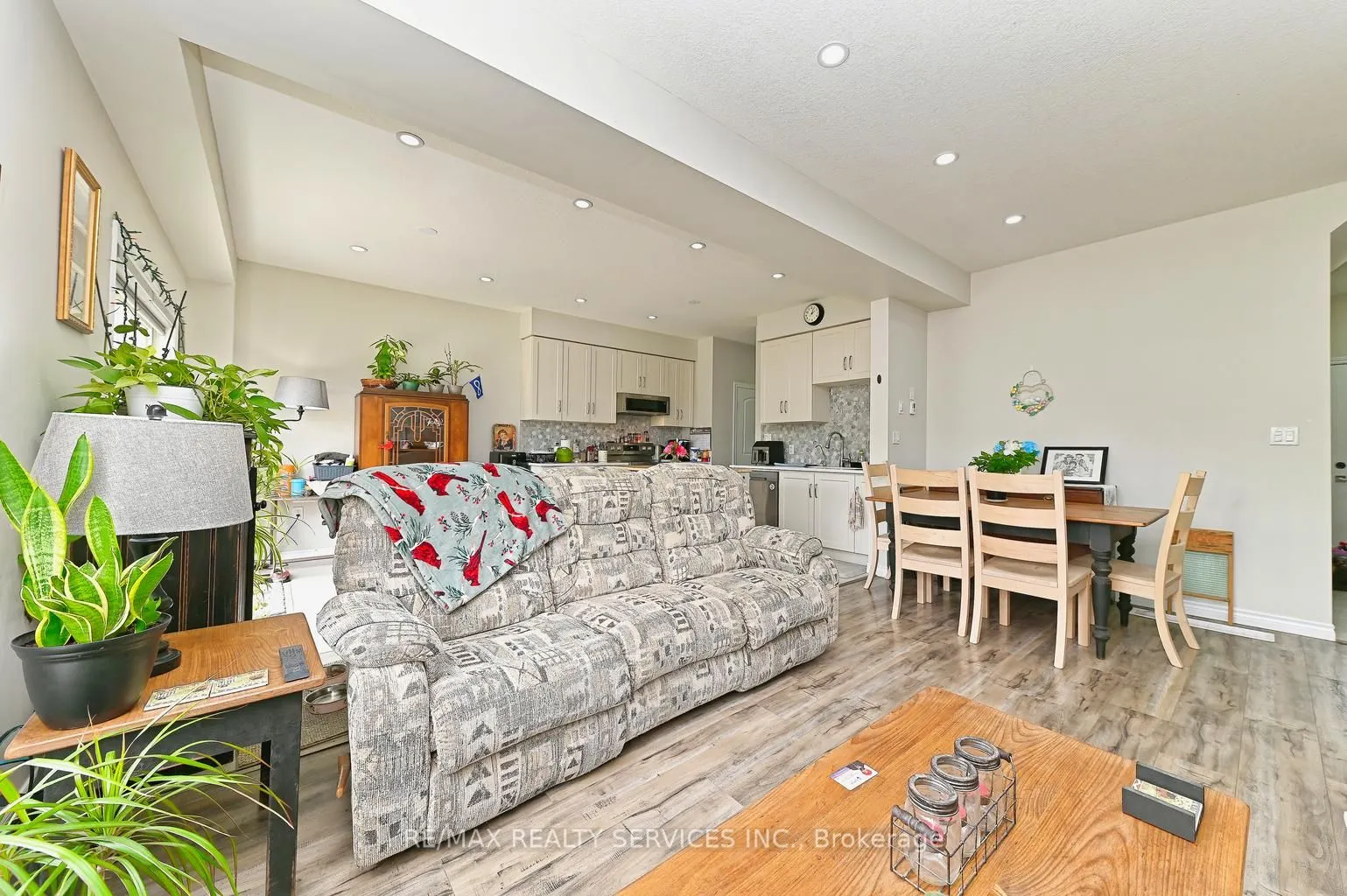 1320 Calais Drive