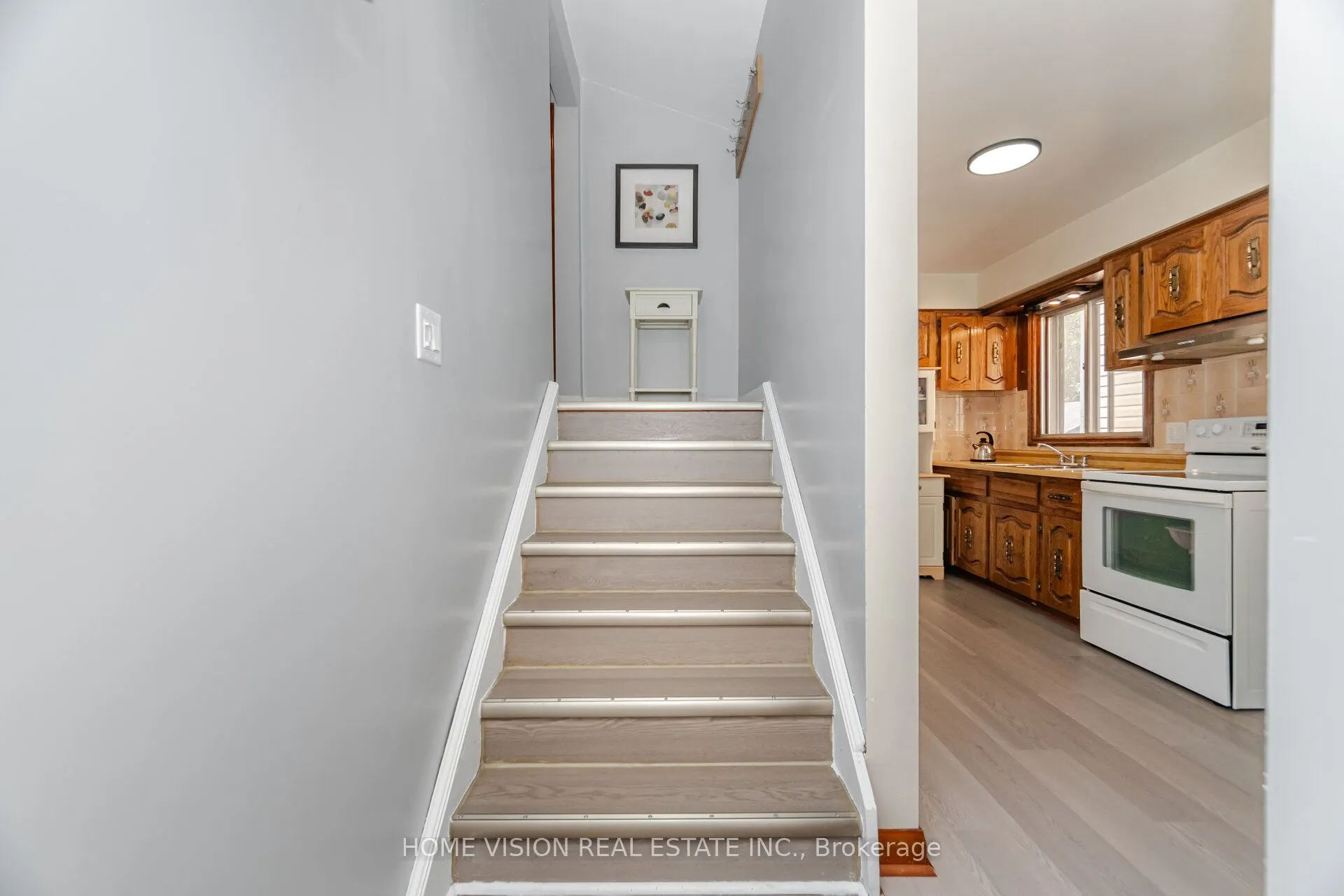 15 Adair Avenue N