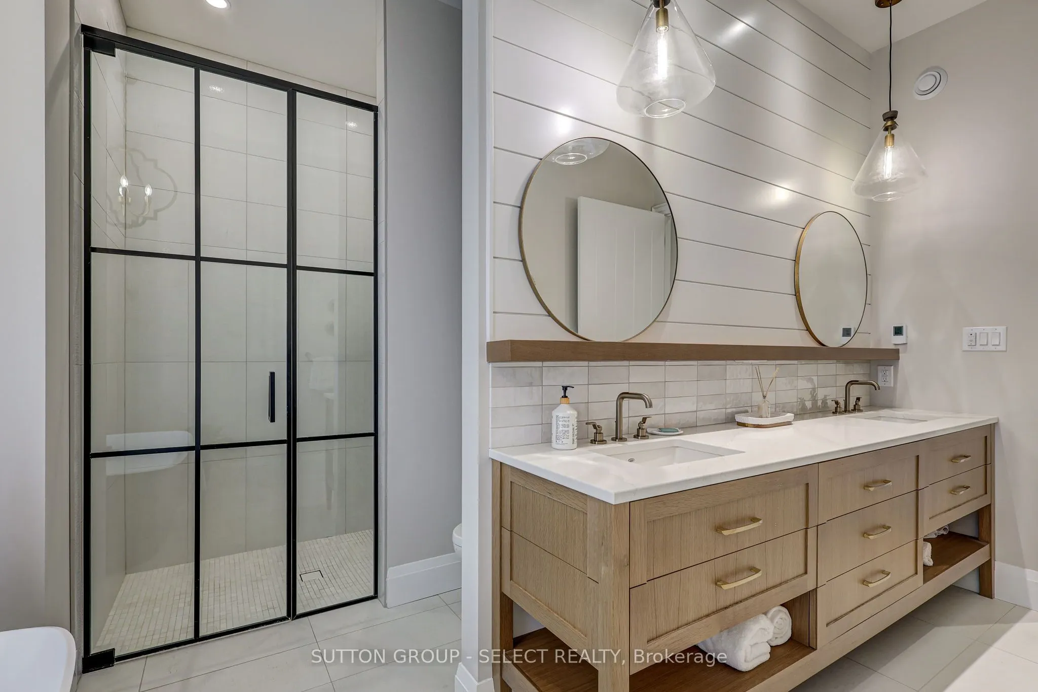 2397 MEADOWLANDS Way