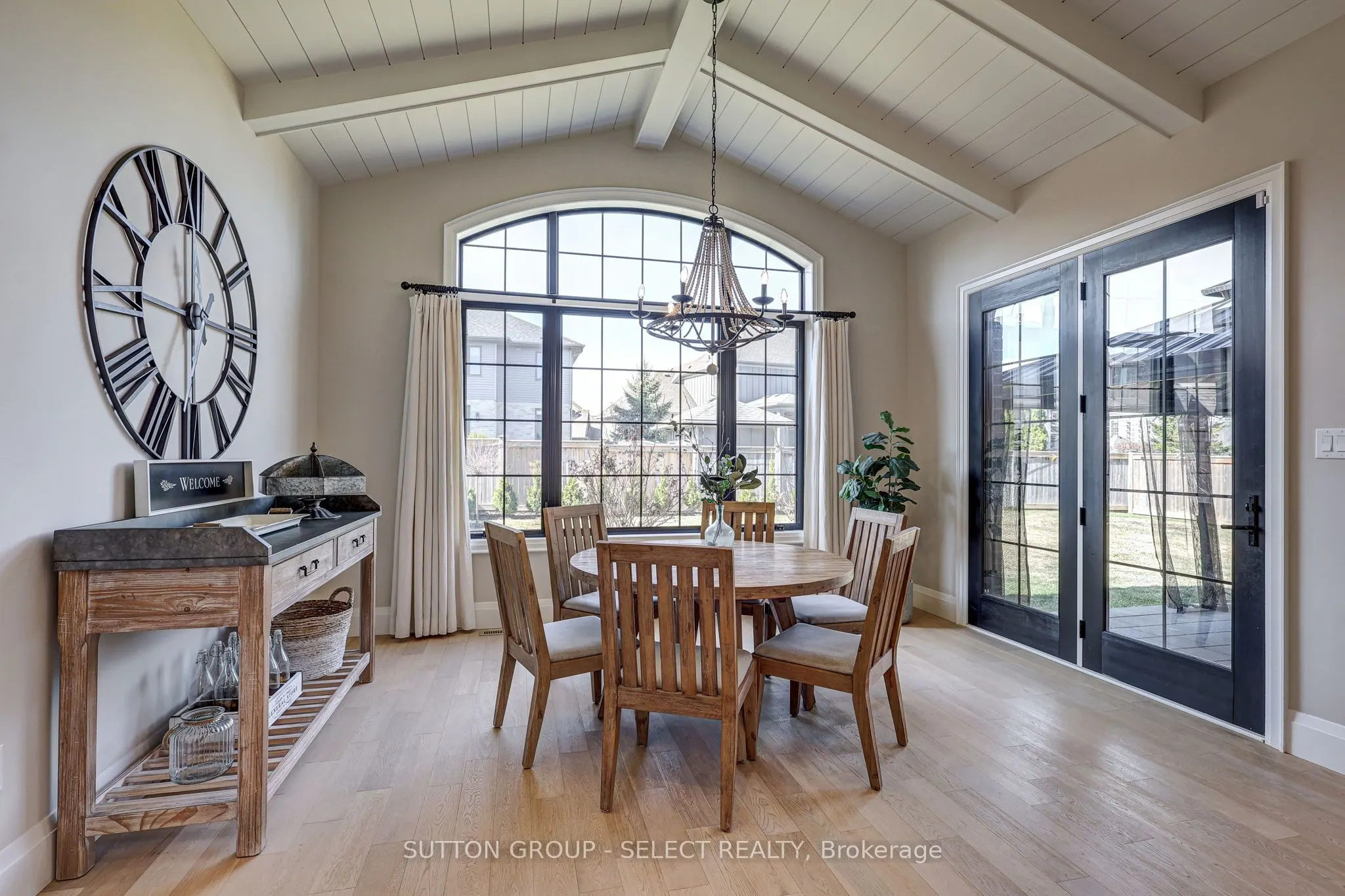 2397 MEADOWLANDS Way