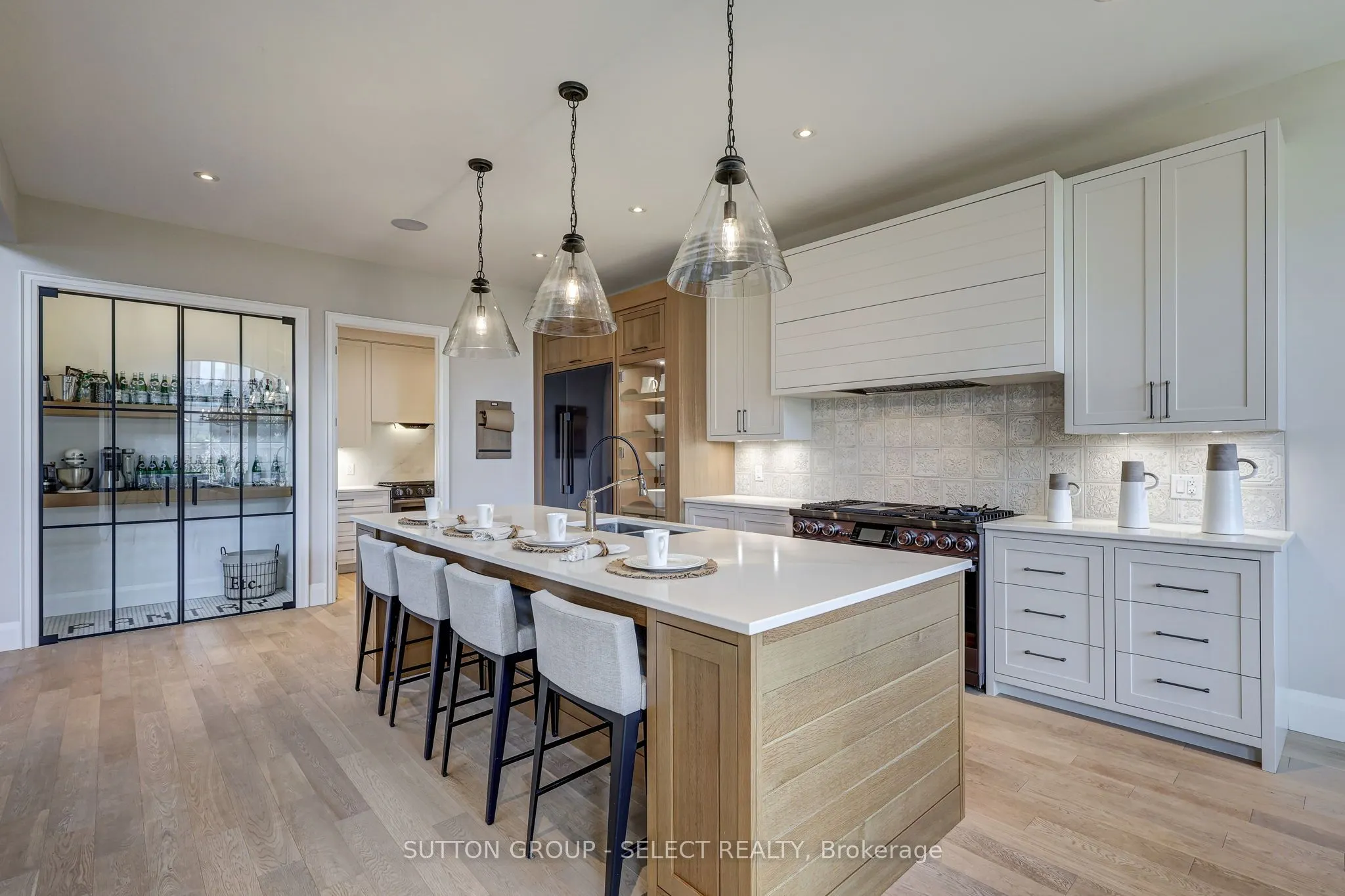 2397 MEADOWLANDS Way